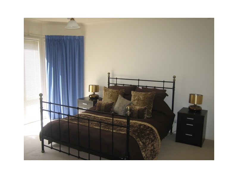 19 Ingleton Drive, Hallett Cove SA 5158