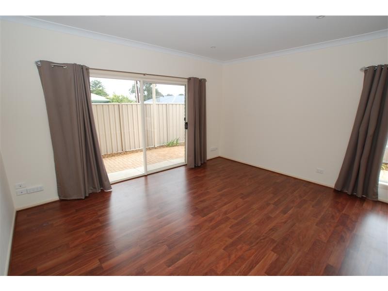 17 Glamis Avenue, Seacombe Gardens SA 5047