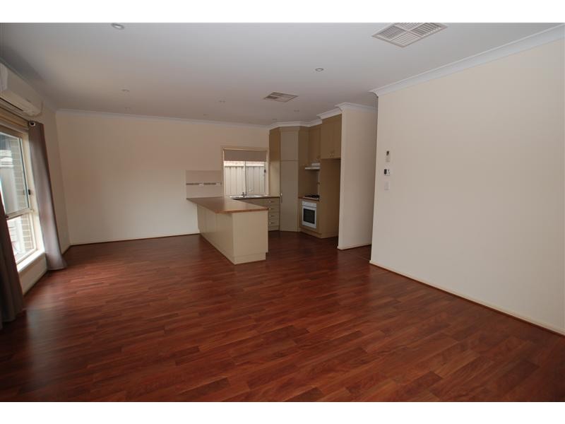 17 Glamis Avenue, Seacombe Gardens SA 5047