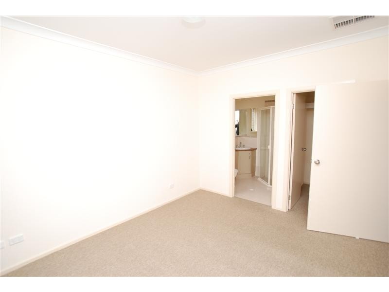 17 Glamis Avenue, Seacombe Gardens SA 5047