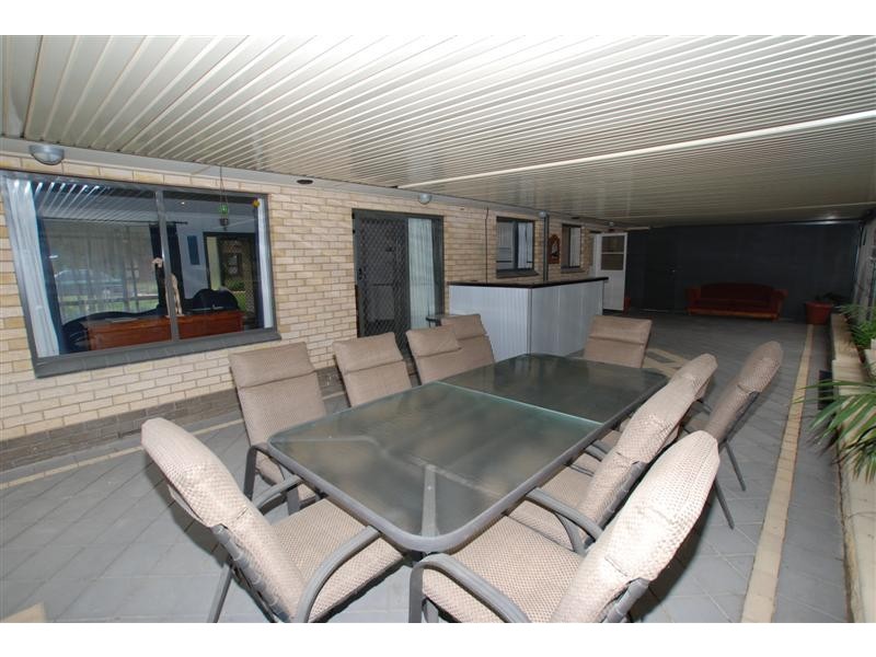 3 Alison Drive, Happy Valley SA 5159