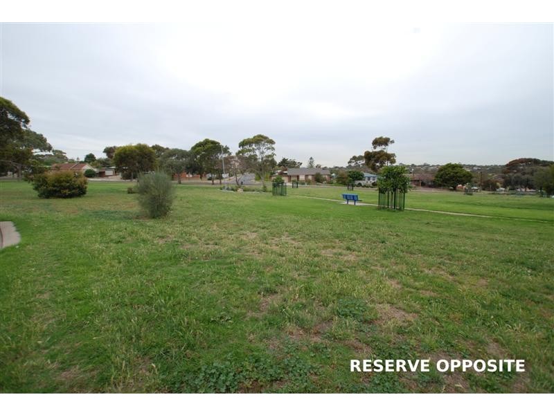 7 Taralga Road, O’sullivan Beach SA 5166