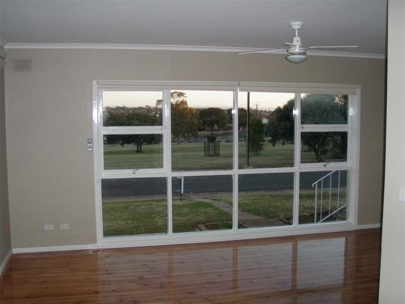 7 Taralga Road, O’sullivan Beach SA 5166