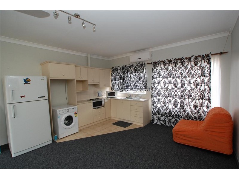 35A Johnstone Road ( Enter off Elm Grove ), Oaklands Park SA 5046