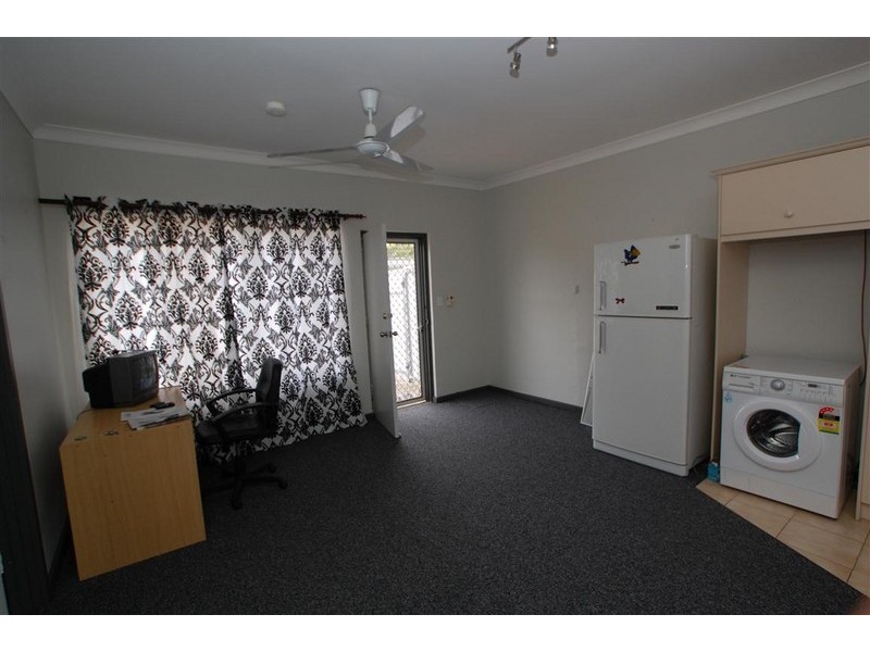 35A Johnstone Road ( Enter off Elm Grove ), Oaklands Park SA 5046