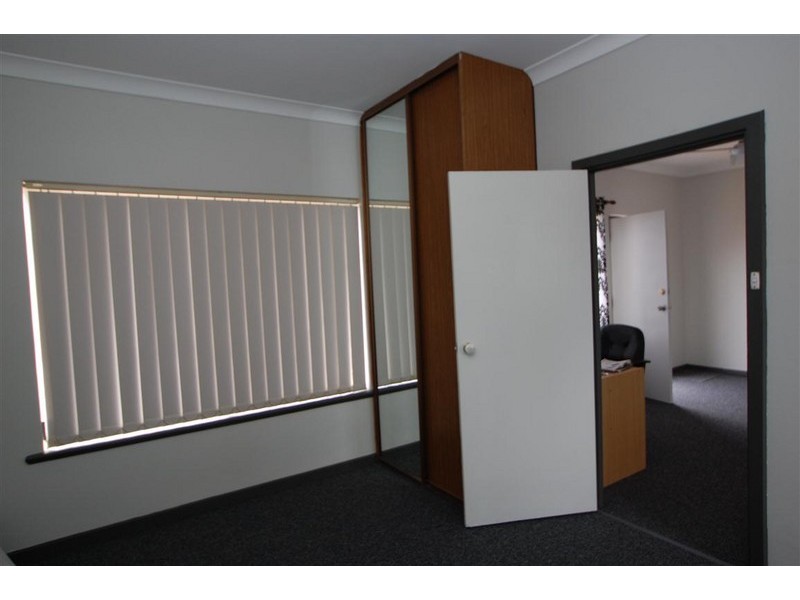 35A Johnstone Road ( Enter off Elm Grove ), Oaklands Park SA 5046