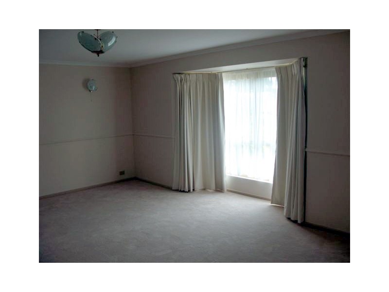 10 La Salle Court, Happy Valley SA 5159