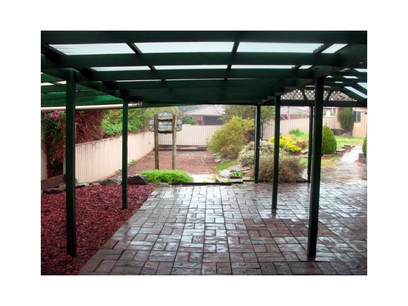 10 La Salle Court, Happy Valley SA 5159