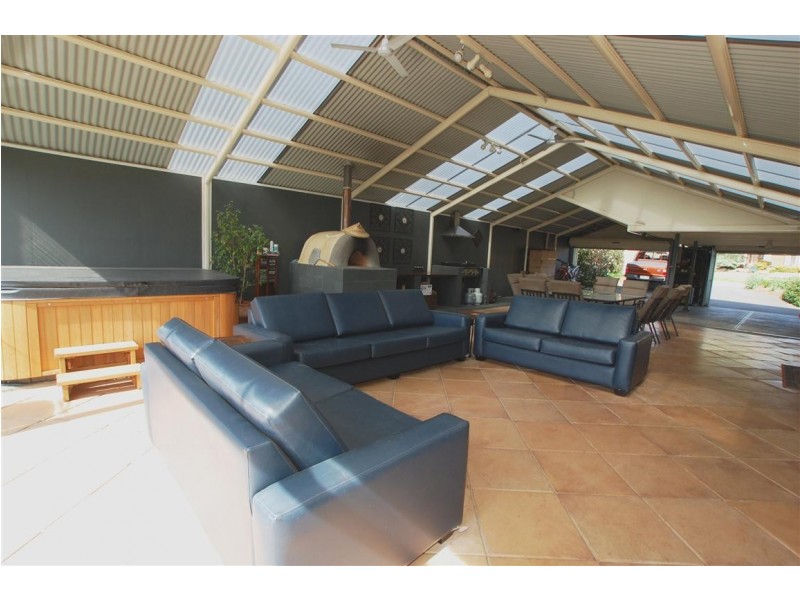 2 Polo Court, Woodcroft SA 5162