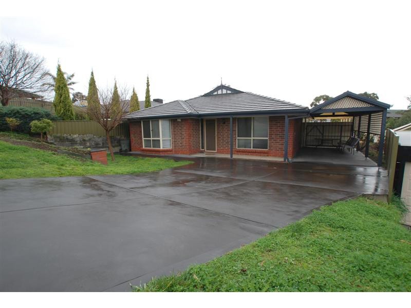 30 Hendrix Crescent, Woodcroft SA 5162