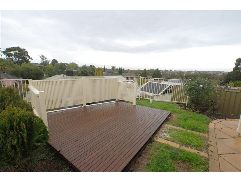 30 Hendrix Crescent, Woodcroft SA 5162