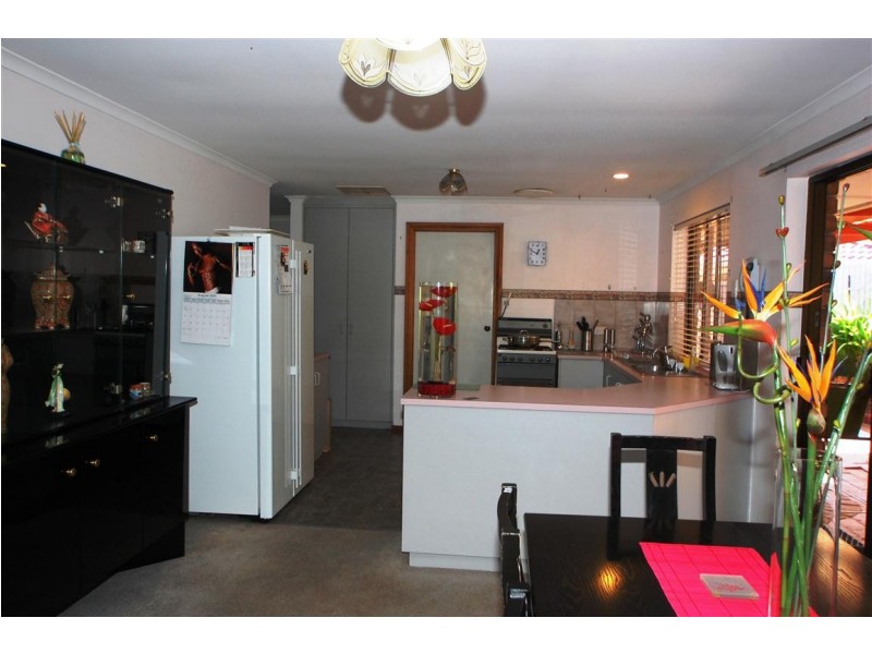 24 Lillian St, Huntfield Heights SA 5163