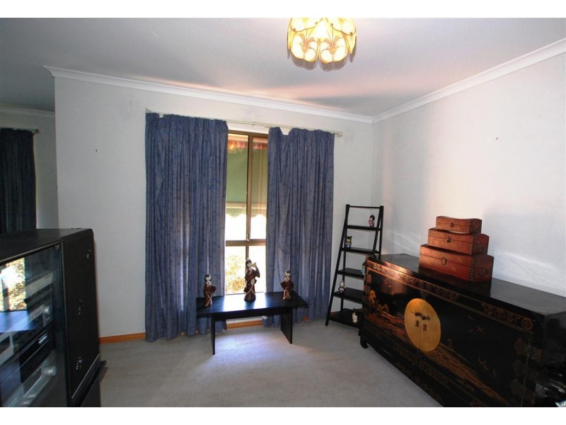 24 Lillian St, Huntfield Heights SA 5163