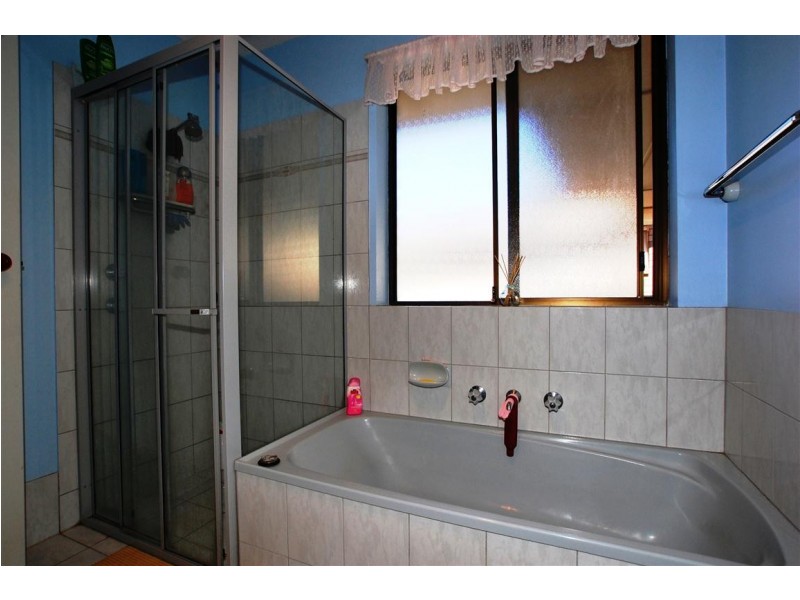 24 Lillian St, Huntfield Heights SA 5163