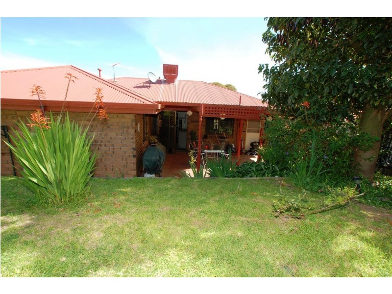 24 Lillian St, Huntfield Heights SA 5163