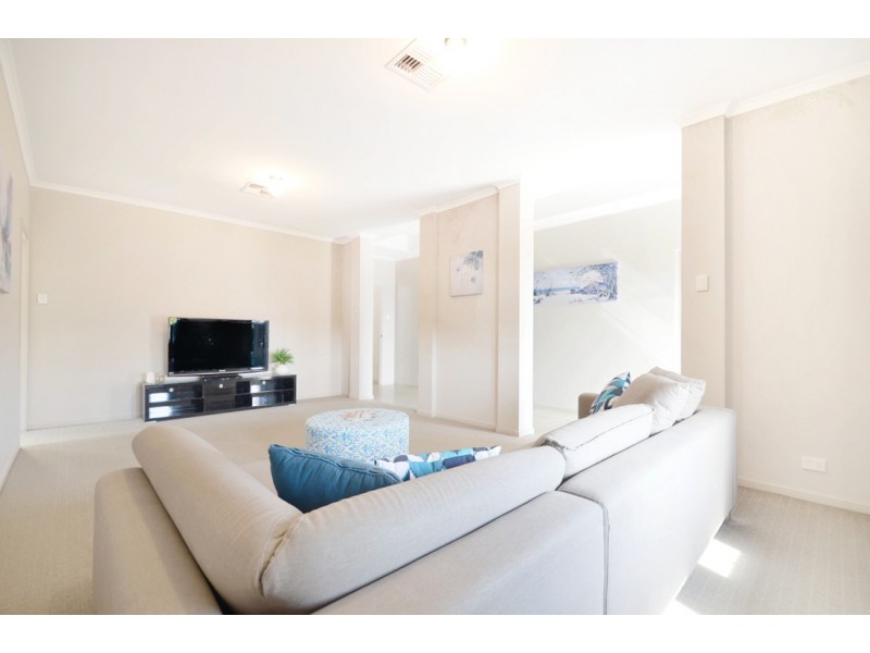 11 Brookside Cres, Seaford Rise SA 5169