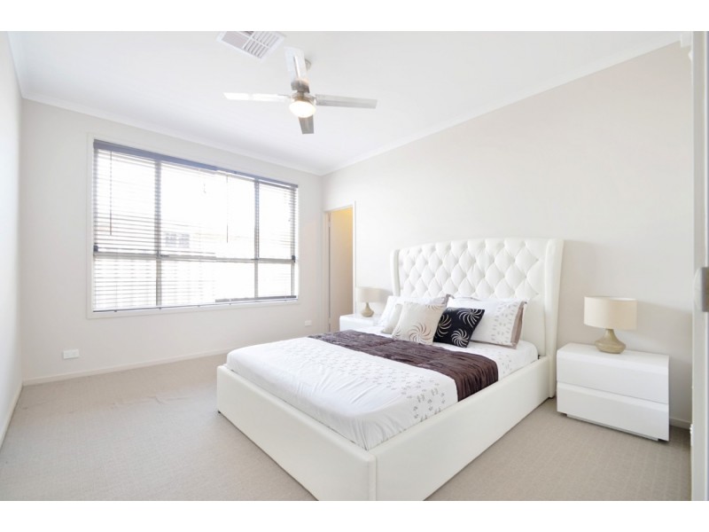 11 Brookside Cres, Seaford Rise SA 5169