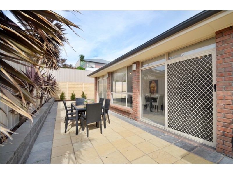 11 Brookside Cres, Seaford Rise SA 5169