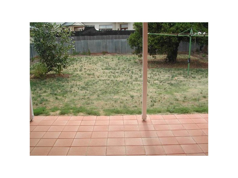 9 Lochwinnoch Road, Torrens Park SA 5062