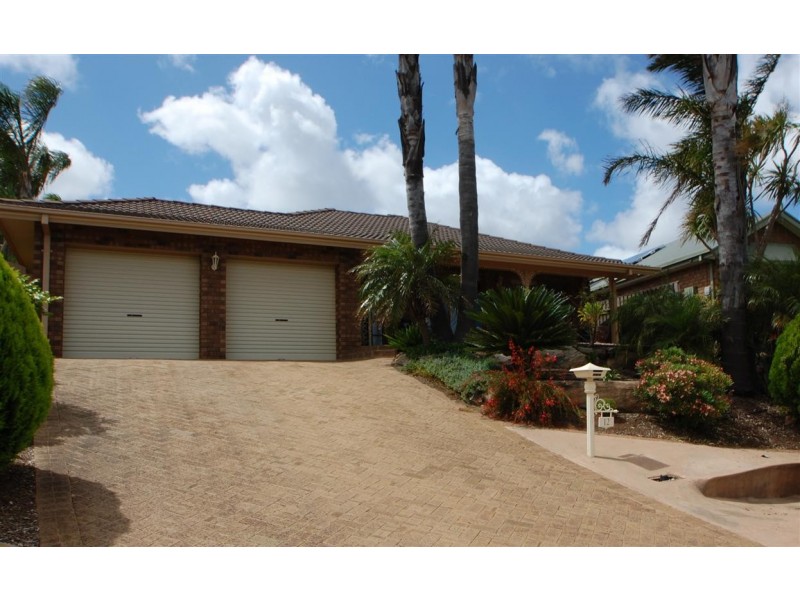 12 Alfonso Drive, Hallett Cove SA 5158