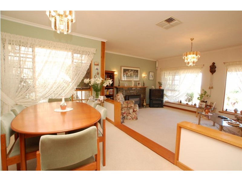 12 Alfonso Drive, Hallett Cove SA 5158