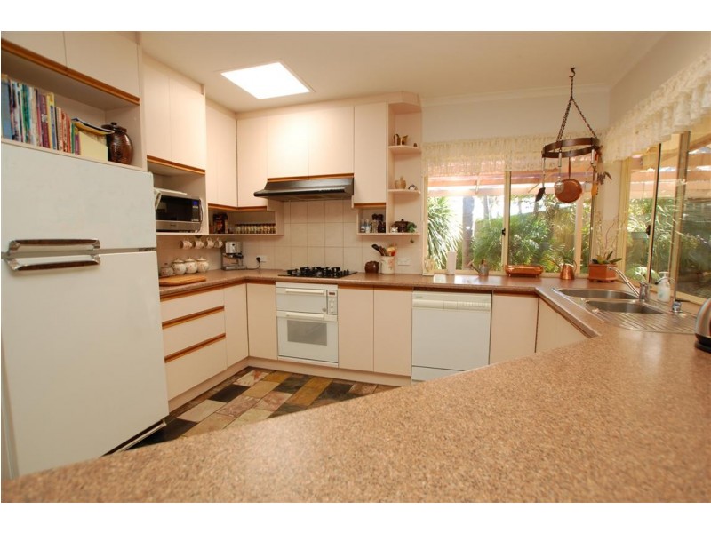 12 Alfonso Drive, Hallett Cove SA 5158