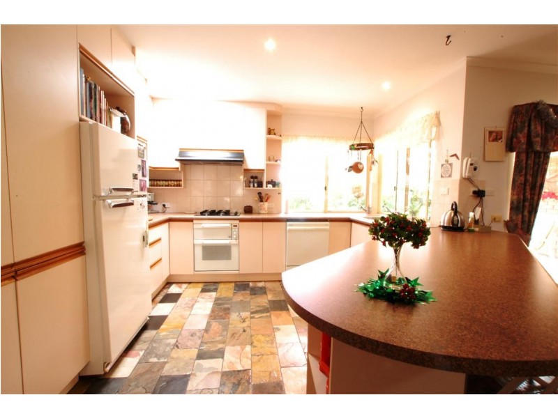 12 Alfonso Drive, Hallett Cove SA 5158