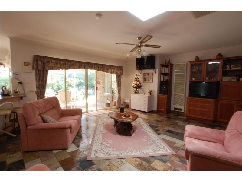 12 Alfonso Drive, Hallett Cove SA 5158
