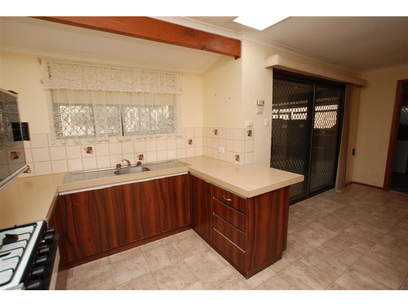 17 Woodswallow Drive, Happy Valley SA 5159