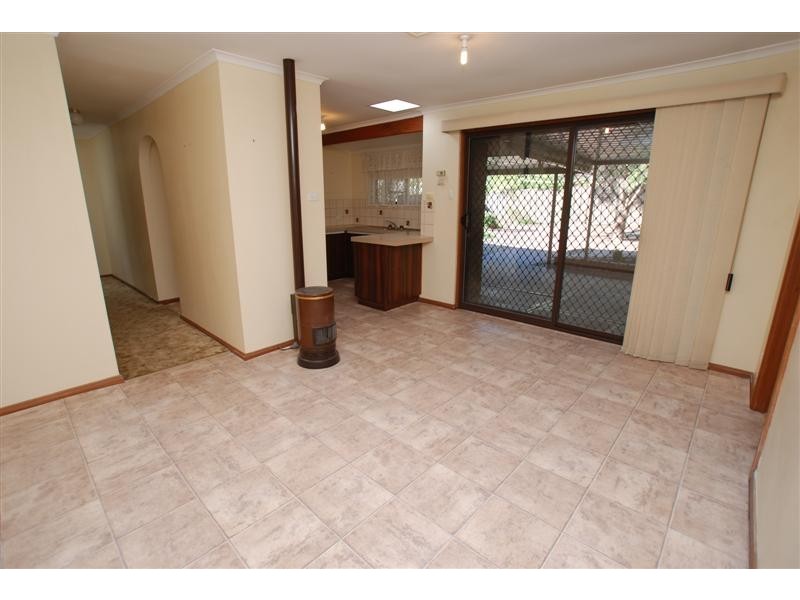 17 Woodswallow Drive, Happy Valley SA 5159