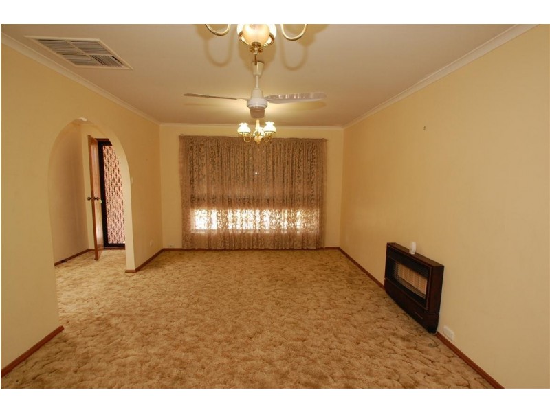 17 Woodswallow Drive, Happy Valley SA 5159