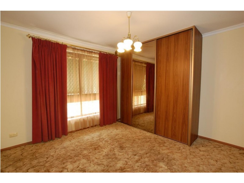 17 Woodswallow Drive, Happy Valley SA 5159