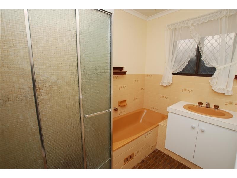 17 Woodswallow Drive, Happy Valley SA 5159