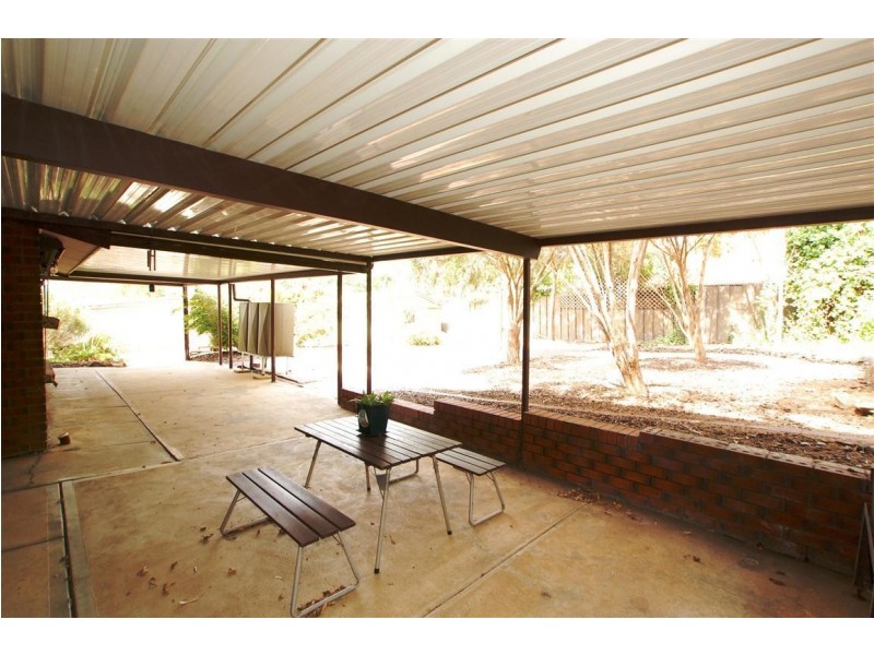 17 Woodswallow Drive, Happy Valley SA 5159