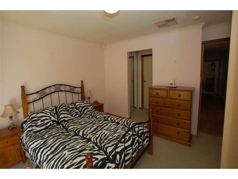 18 Surreyville Grove, Old Reynella SA 5161