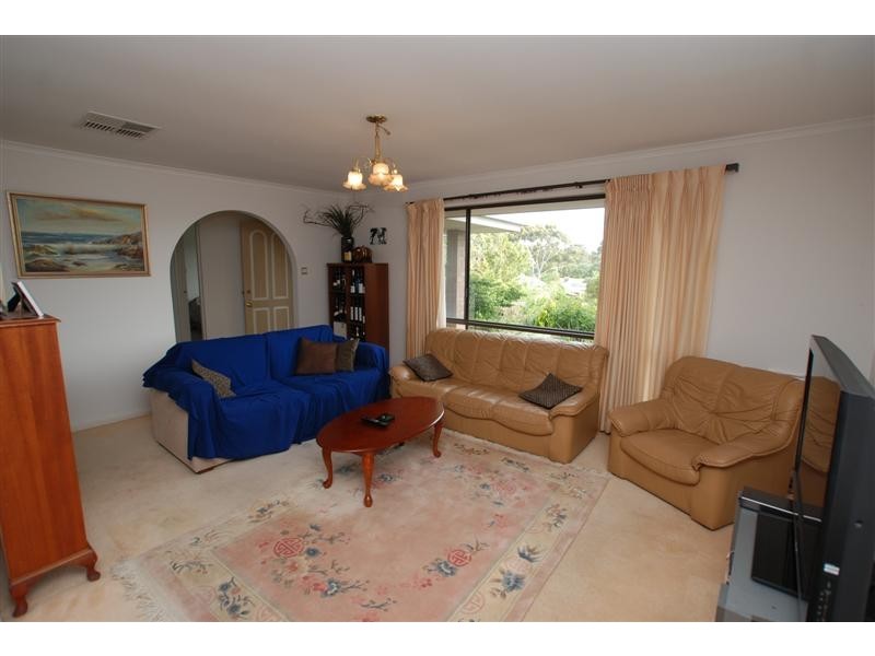 28 Sherwood Avenue, Happy Valley SA 5159