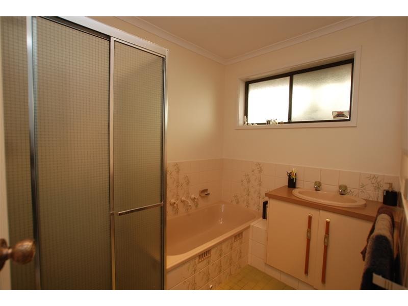 28 Sherwood Avenue, Happy Valley SA 5159