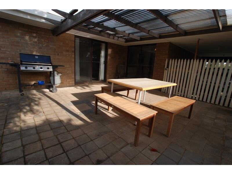 28 Sherwood Avenue, Happy Valley SA 5159