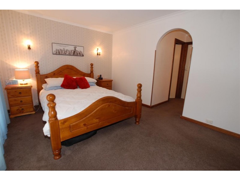 4 Shiraz Court, Aberfoyle Park SA 5159