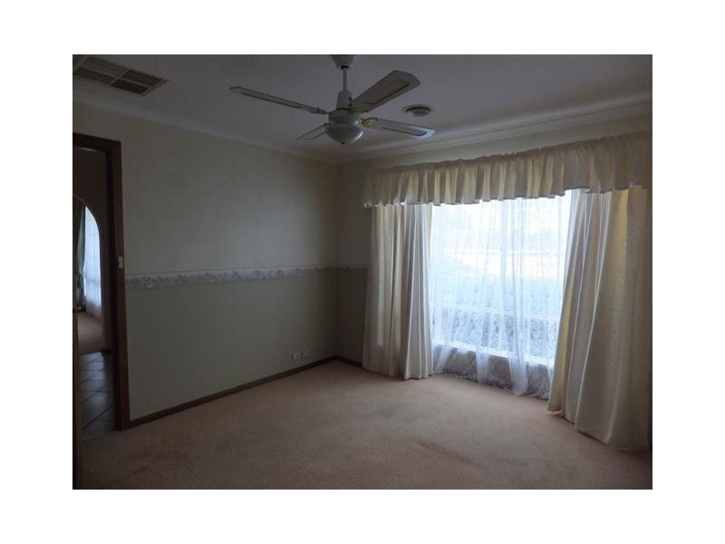 27 ZABICA AVENUE, Woodcroft SA 5162