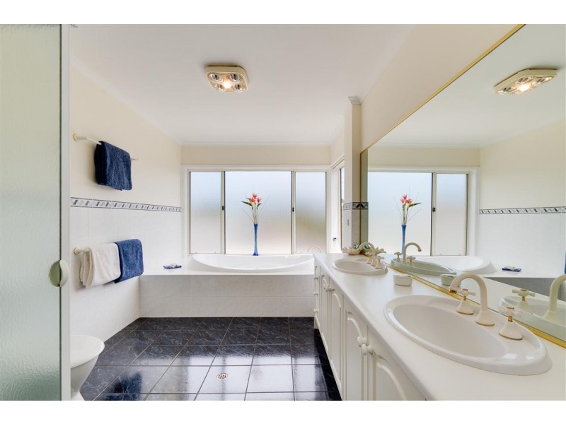 38 Ironbark Avenue, Flagstaff Hill SA 5159