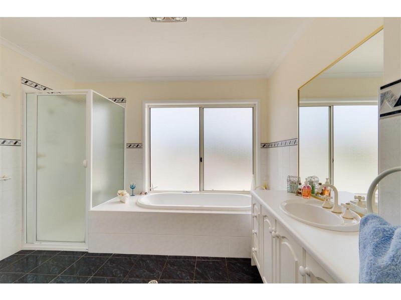 38 Ironbark Avenue, Flagstaff Hill SA 5159