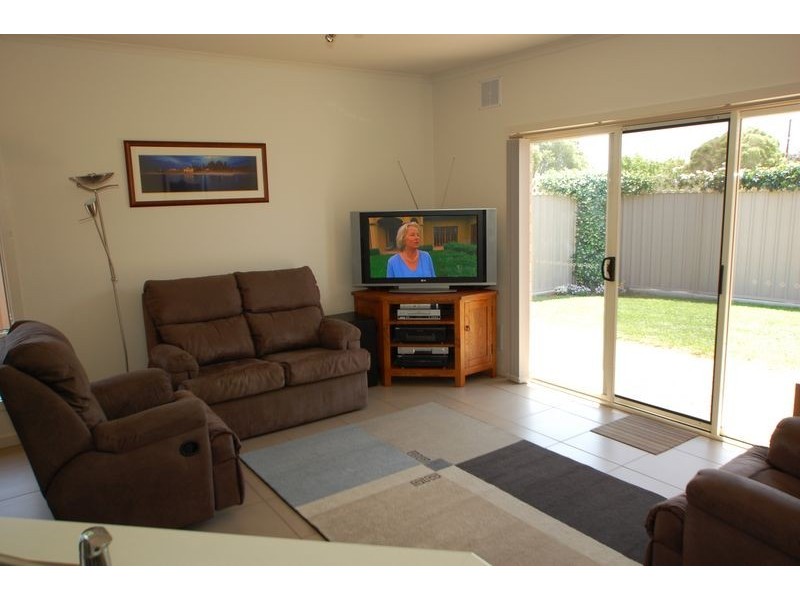 27 Burton Avenue, Park Holme SA 5043