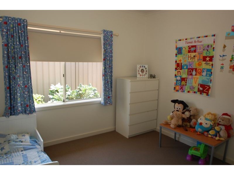 27 Burton Avenue, Park Holme SA 5043