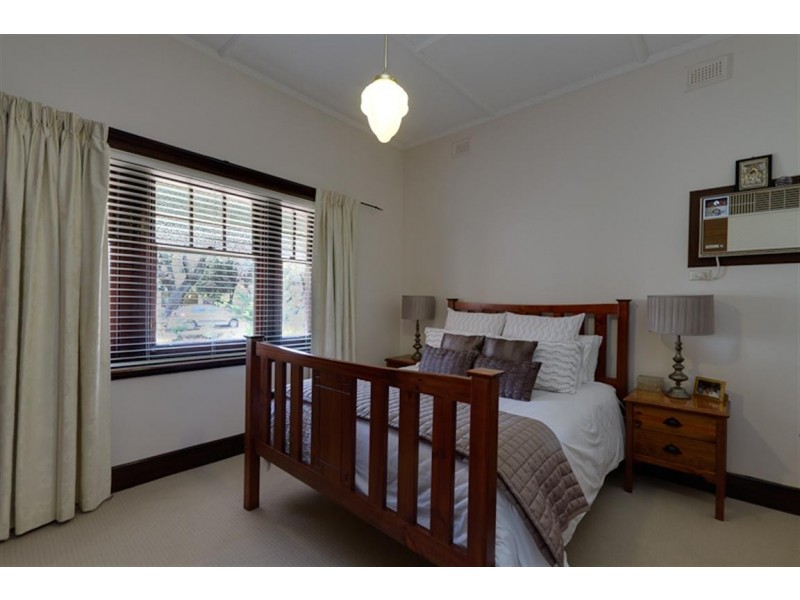 19 Thomas Street, Clarence Gardens SA 5039