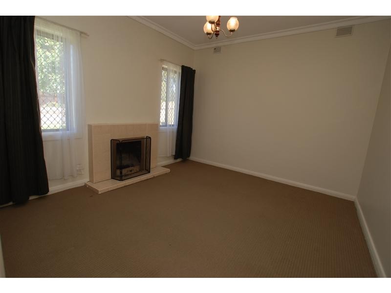 4 Pildappa Avenue, Park Holme SA 5043