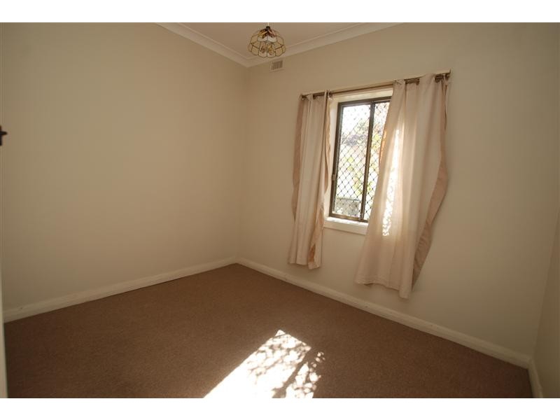 4 Pildappa Avenue, Park Holme SA 5043