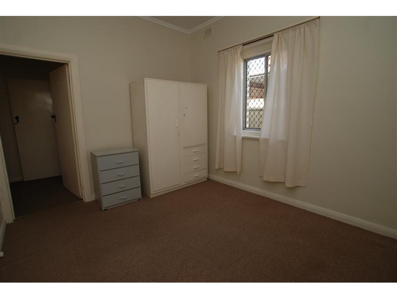 4 Pildappa Avenue, Park Holme SA 5043