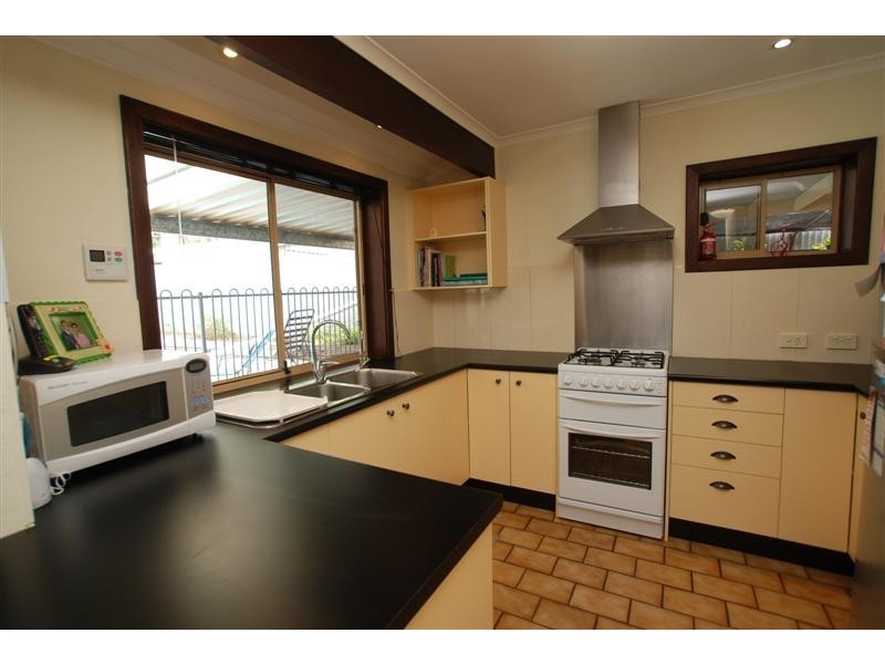 15 Pamela Street, Happy Valley SA 5159