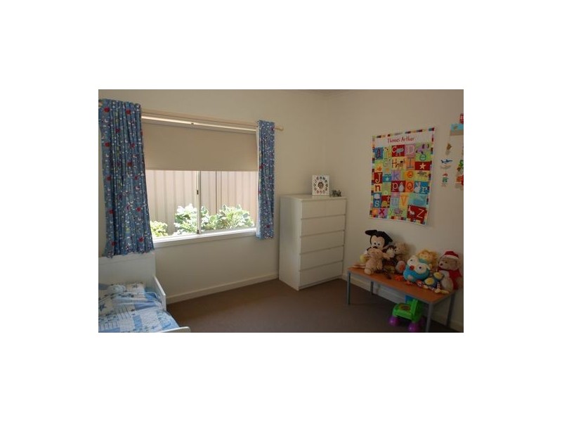 27 Burton Avenue, Park Holme SA 5043